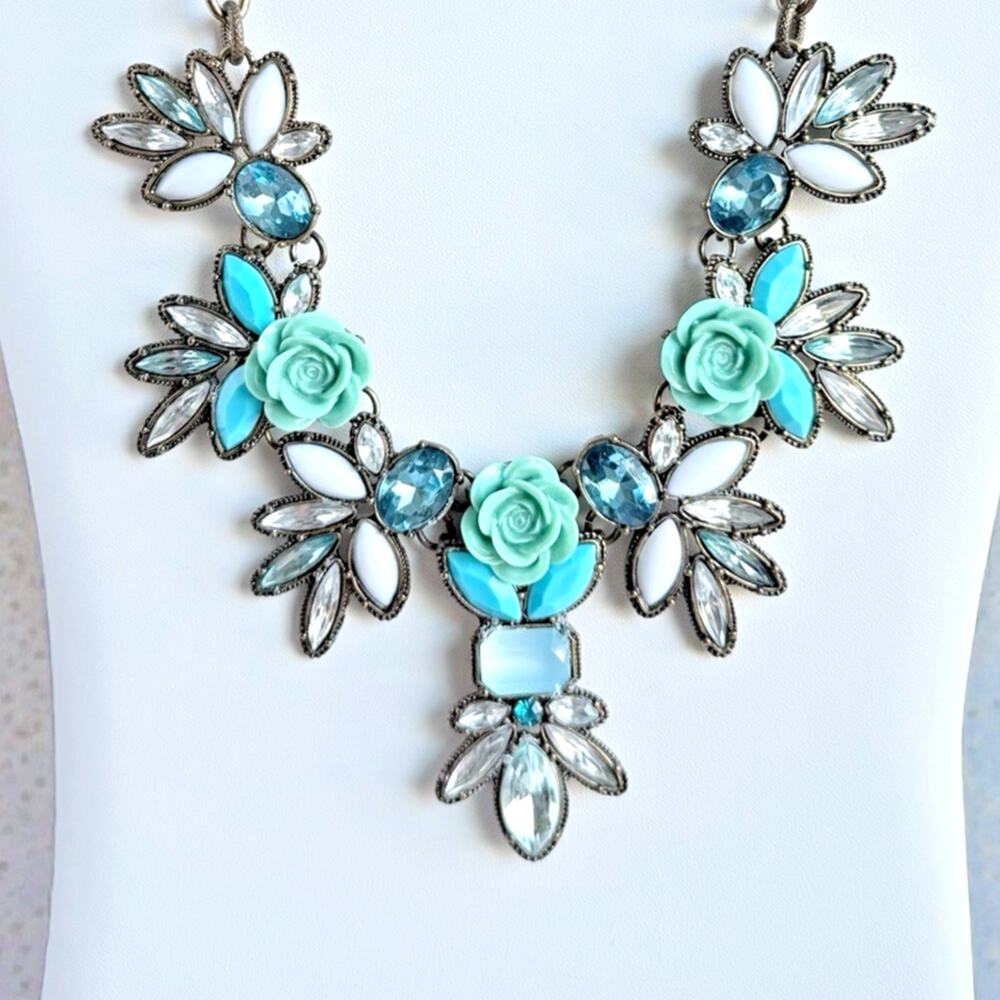 Joan Rivers Floral Bib Statement Necklace Turquoise Rose w Original Box